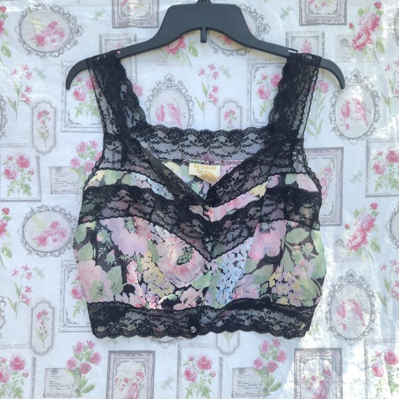 Victoria's Secret Tops - VTG Victoria's Secret Top Medium Cami Camisole Lace Abstract Floral Crop